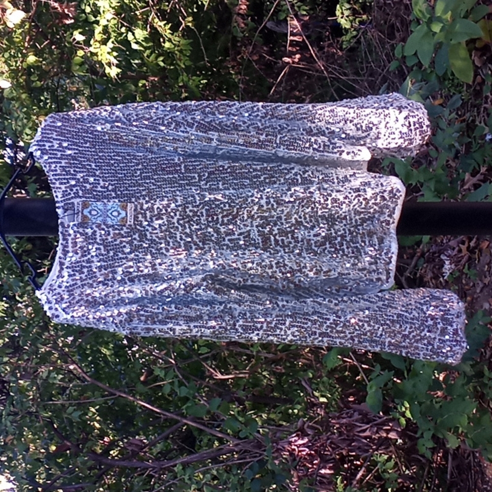 Shirt - Picture 3 of 4